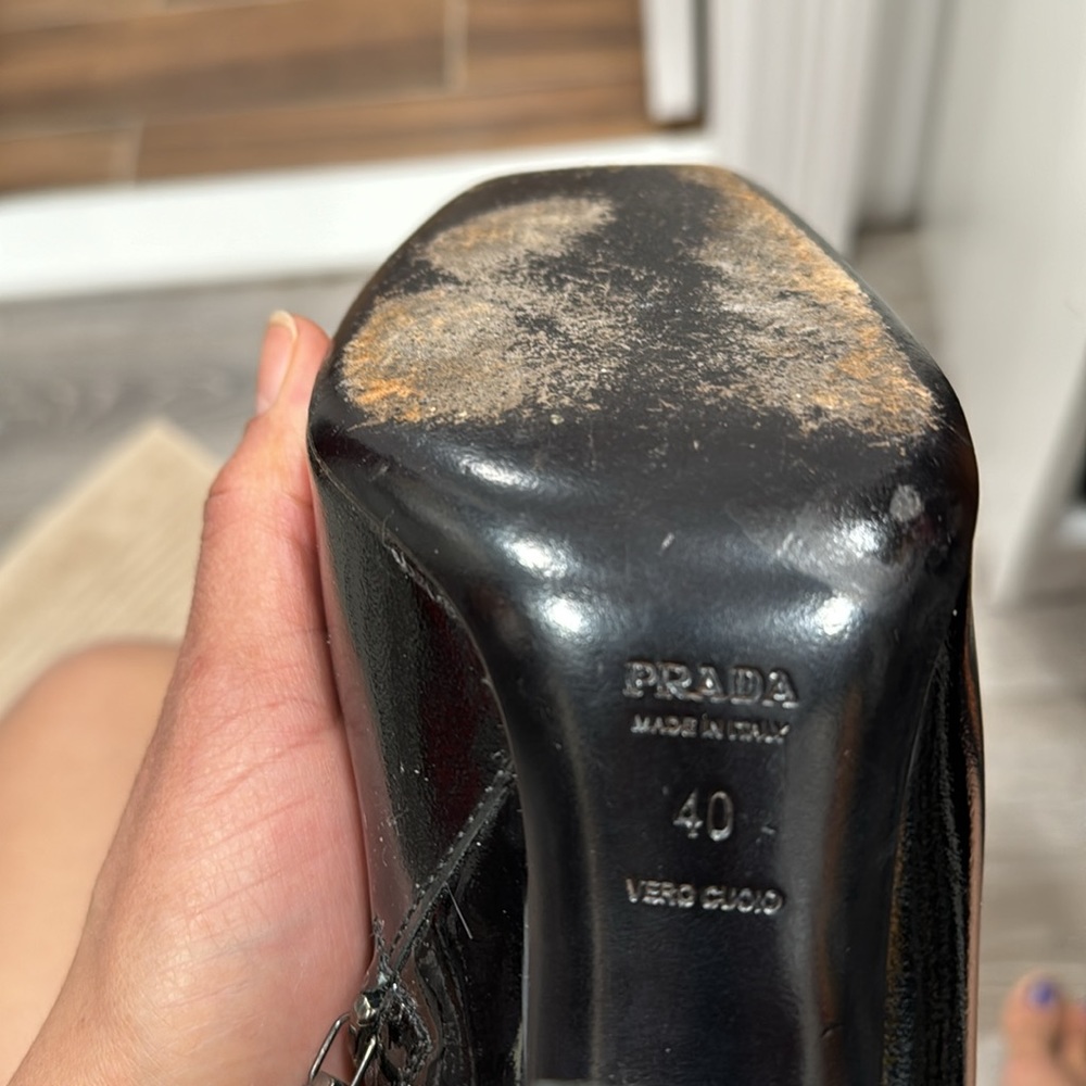 Prada - Picture 3 of 8